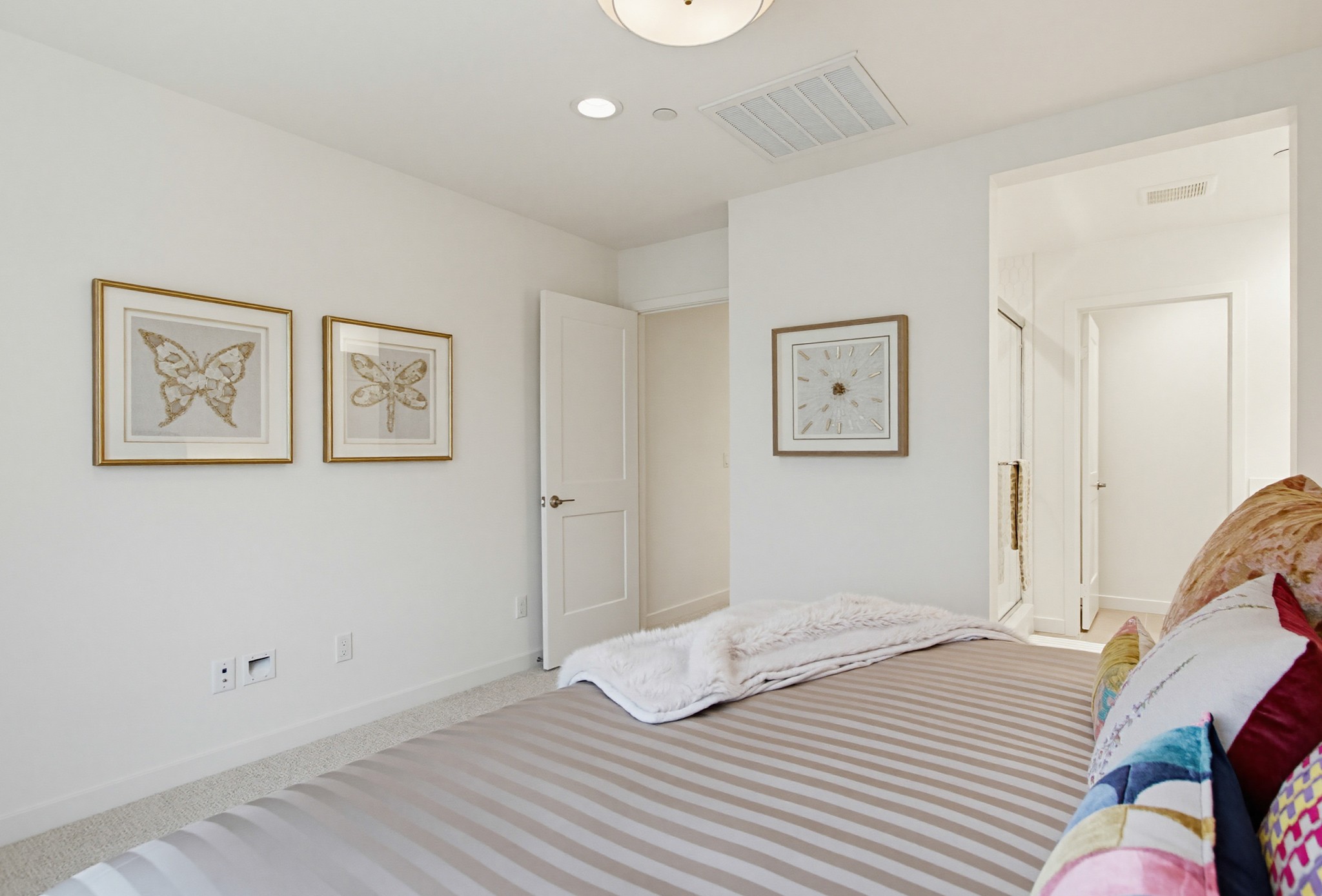 Virtual tour photo 60 of 133 for 2528 Delphinium Ln