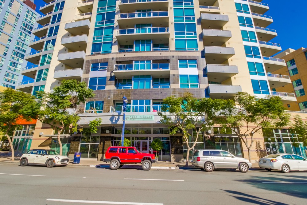 Virtual tour photo 4 of 37 for 253 10th Ave #726