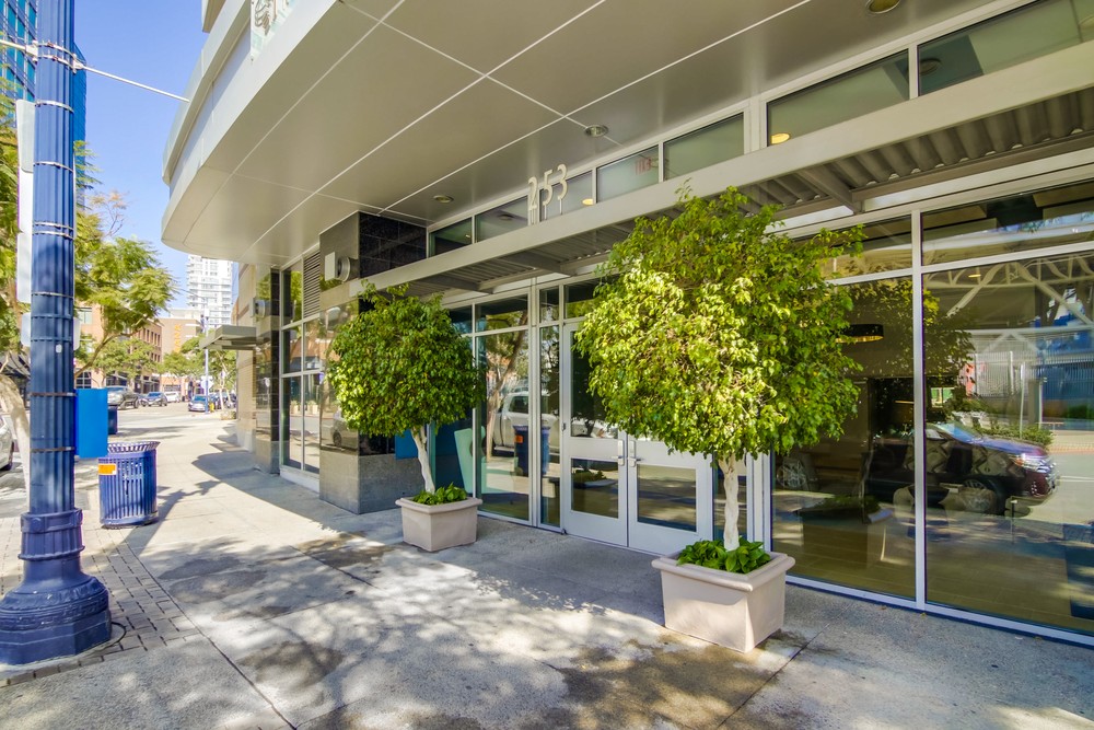 Virtual tour photo 5 of 51 for 253 Tenth Ave #420