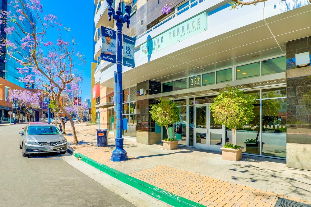 Virtual tour photo 3 of 43 for 253 Tenth Ave #734