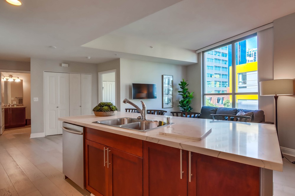 Virtual tour photo 14 of 30 for 253 Tenth Ave UNIT 420
