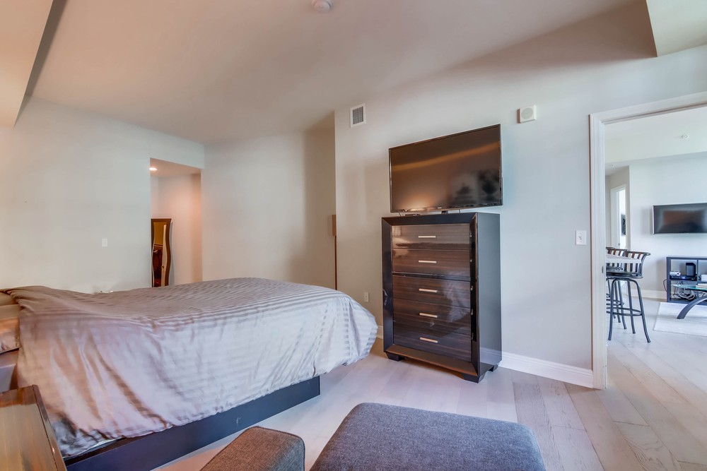 Virtual tour photo 17 of 30 for 253 Tenth Ave UNIT 420
