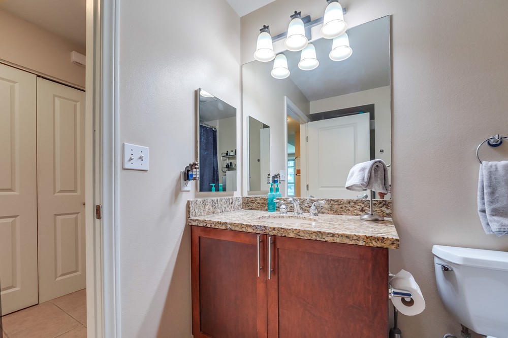 Virtual tour photo 34 of 35 for 253 Tenth Ave UNIT 433
