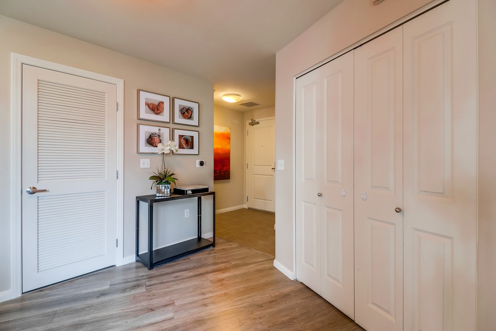 Virtual tour photo 1 of 45 for 253 Tenth Ave UNIT 520