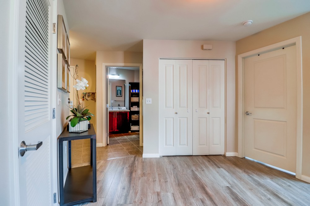 Virtual tour photo 3 of 45 for 253 Tenth Ave UNIT 520
