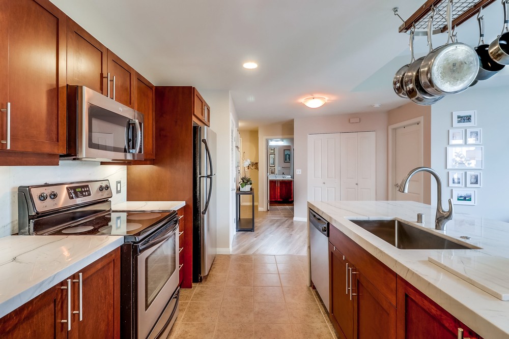 Virtual tour photo 18 of 45 for 253 Tenth Ave UNIT 520