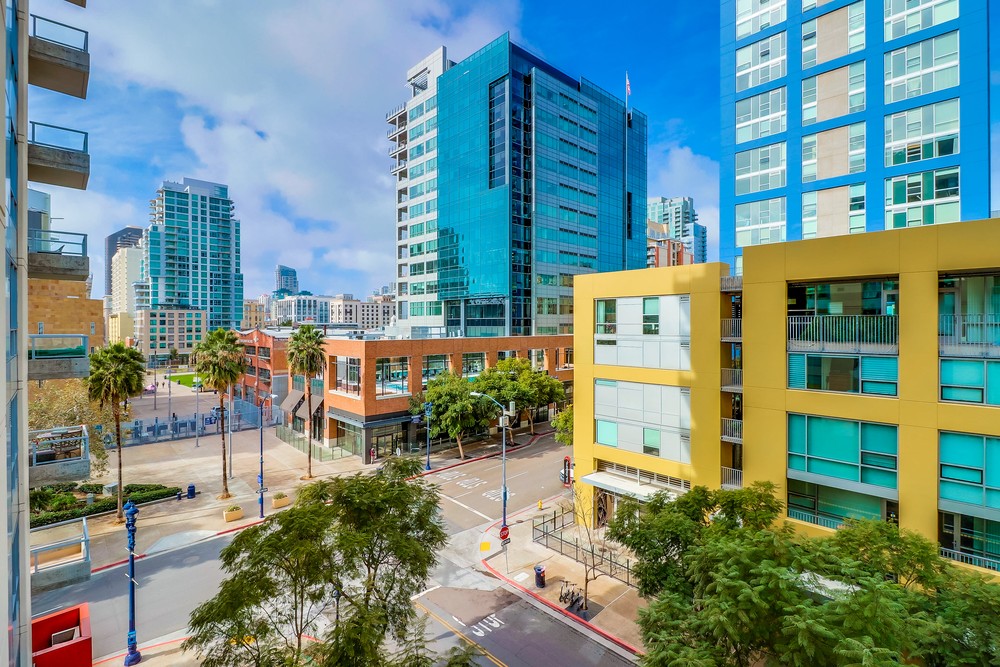 Virtual tour photo 38 of 45 for 253 Tenth Ave UNIT 520