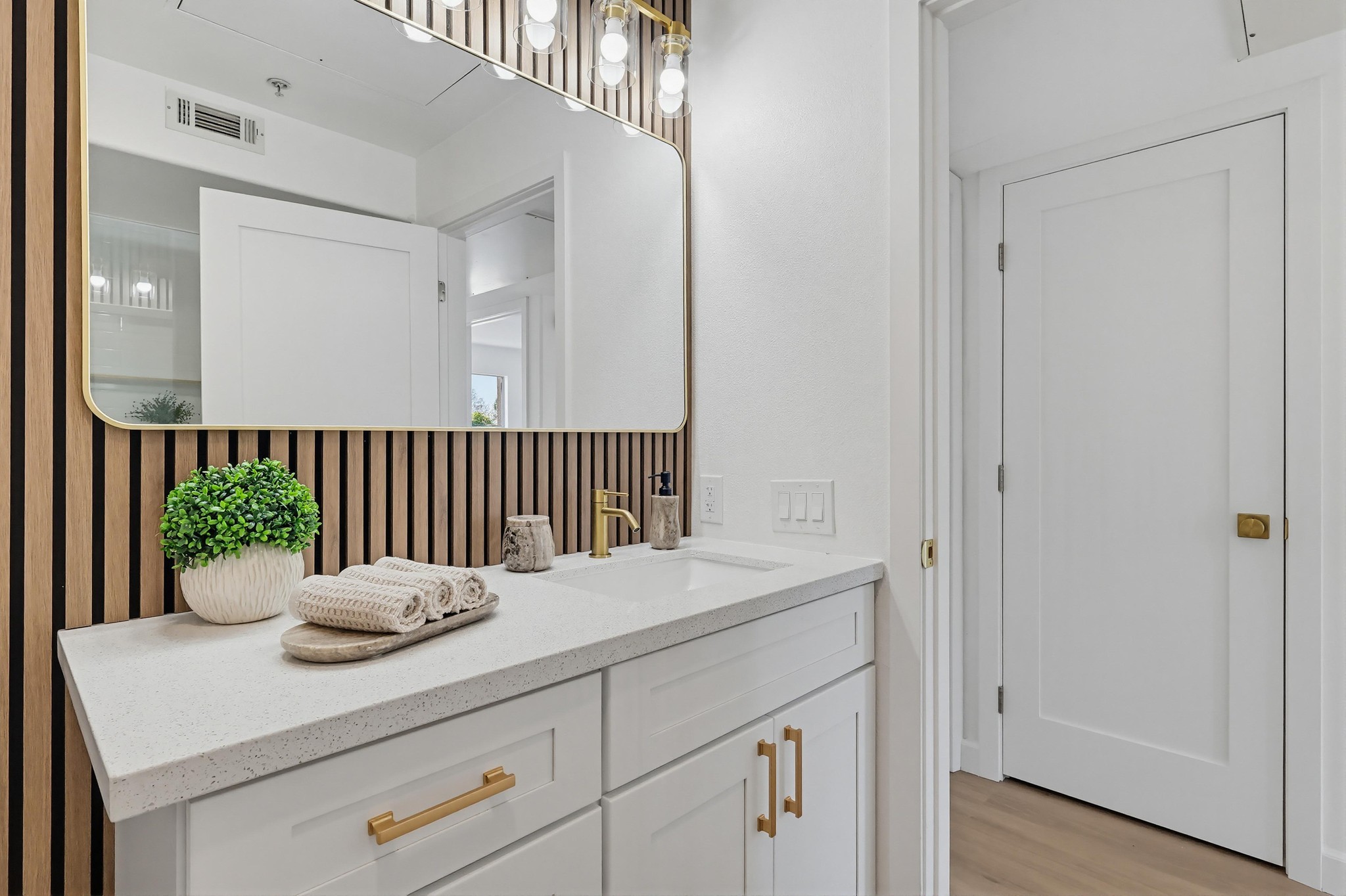 Virtual tour photo 63 of 85 for 25332 Baycrest Ct a