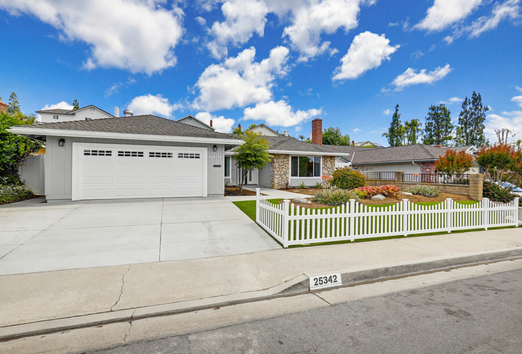 Virtual tour photo 4 of 64 for 25342 Via De Anza