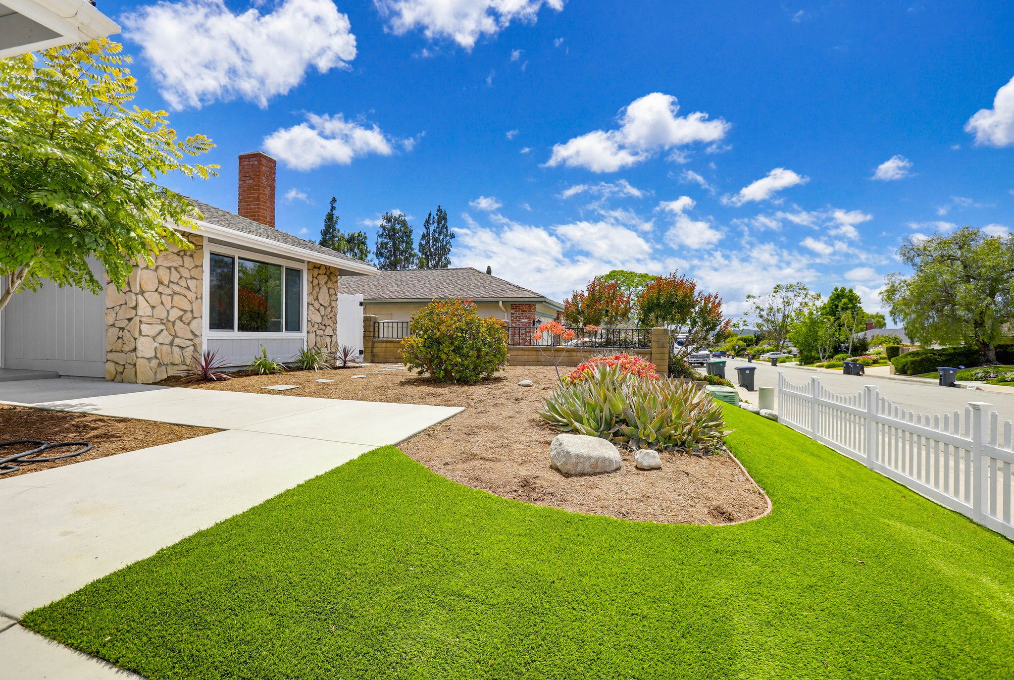 Virtual tour photo 6 of 64 for 25342 Via De Anza