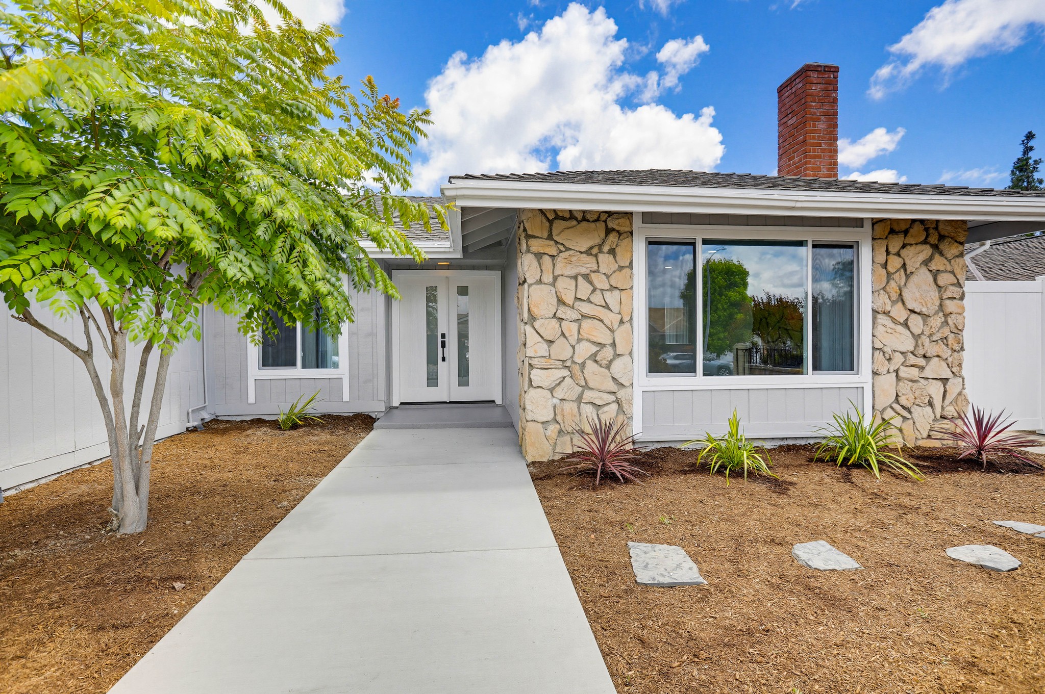 Virtual tour photo 7 of 64 for 25342 Via De Anza