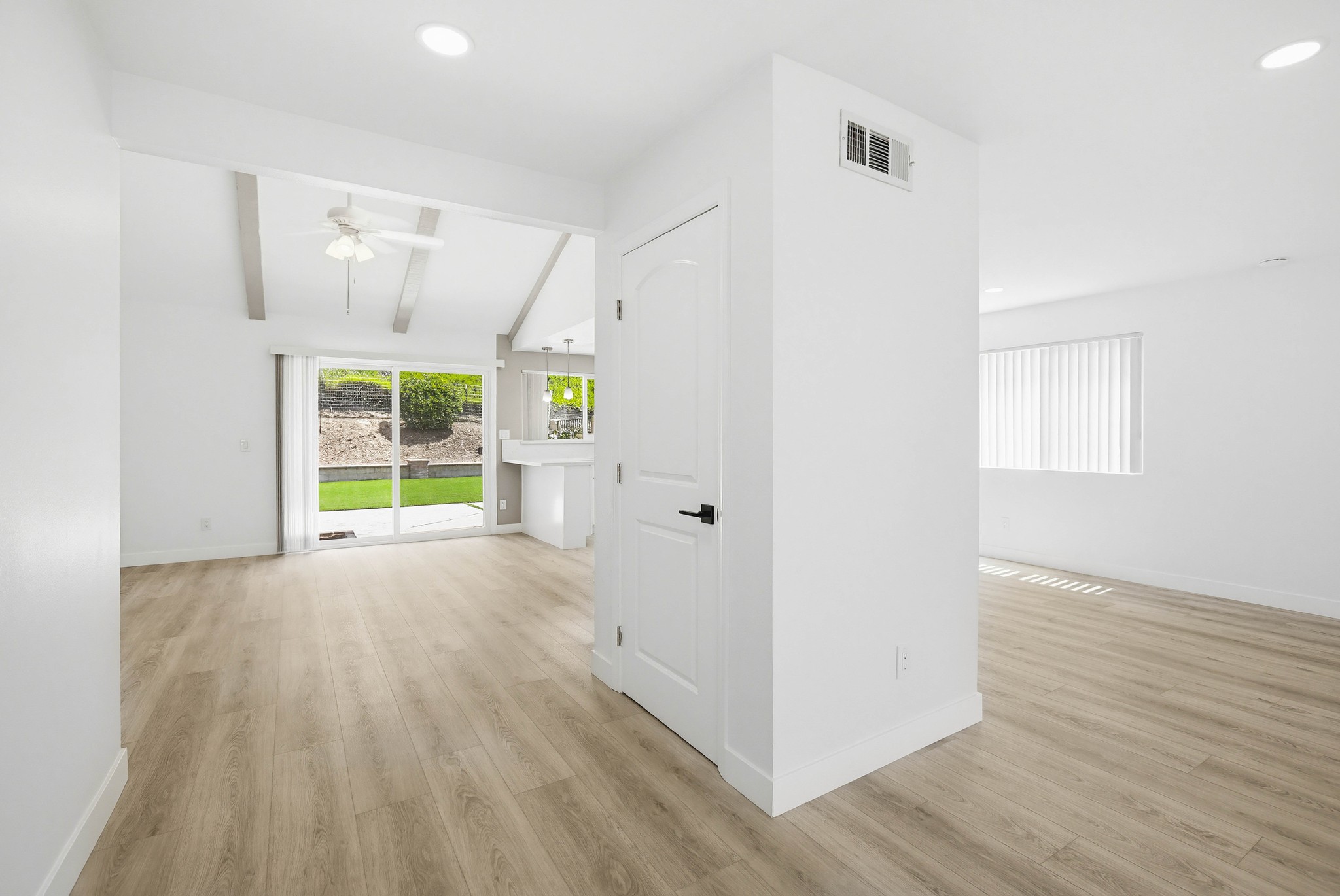 Virtual tour photo 8 of 64 for 25342 Via De Anza