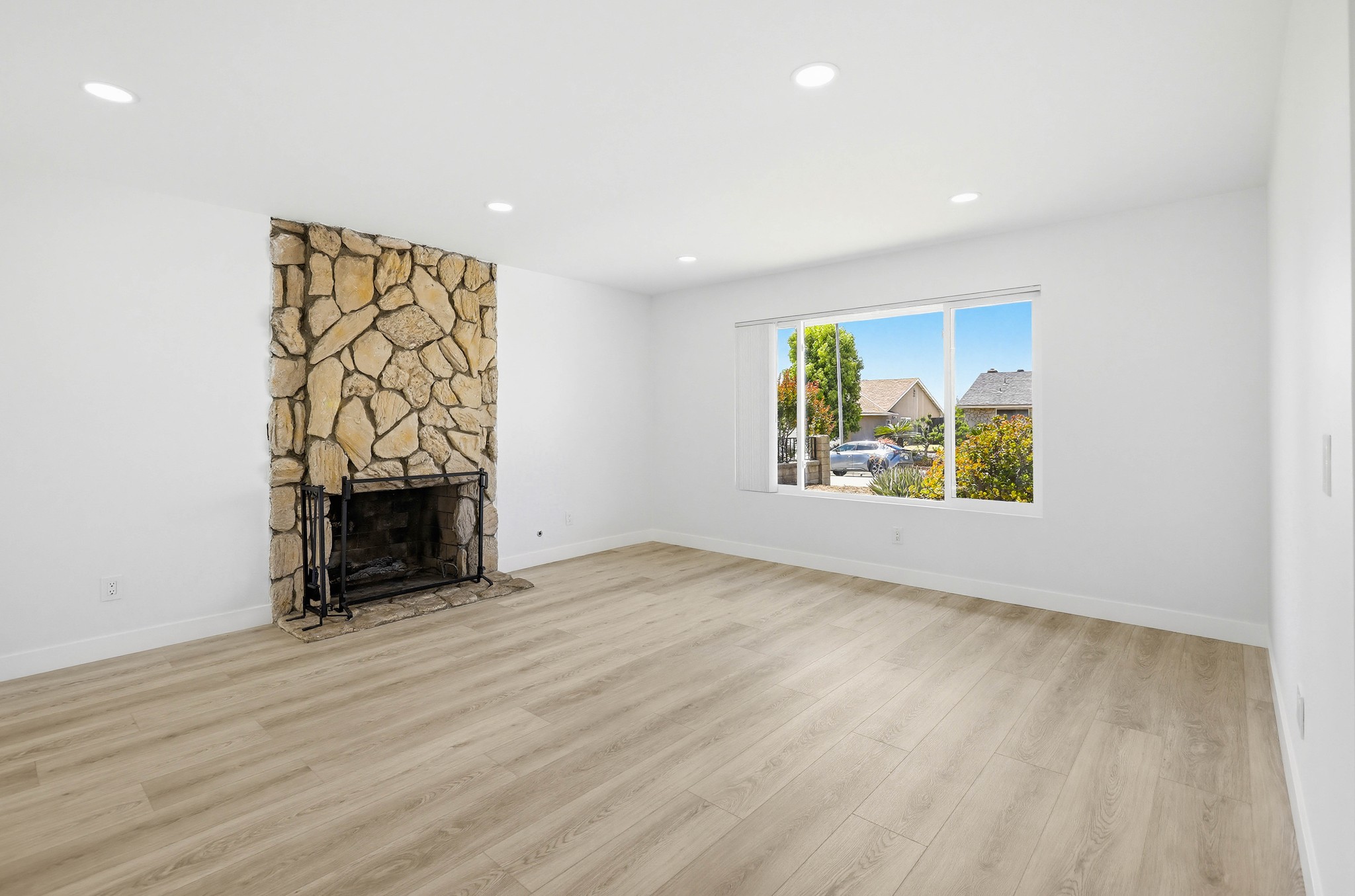 Virtual tour photo 10 of 64 for 25342 Via De Anza