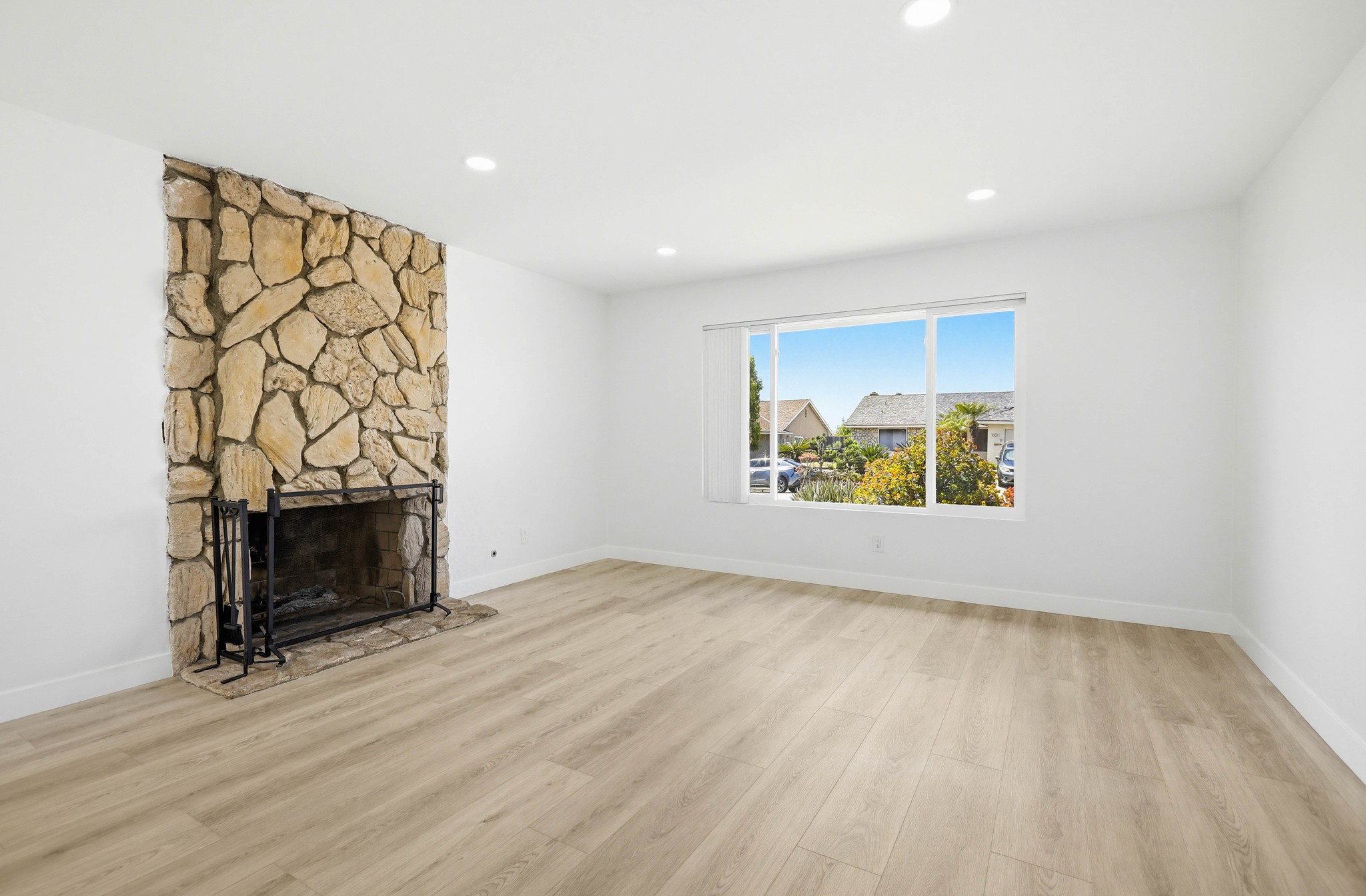 Virtual tour photo 11 of 64 for 25342 Via De Anza