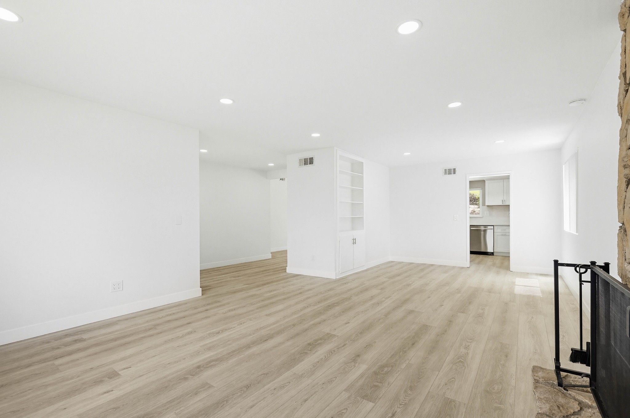 Virtual tour photo 13 of 64 for 25342 Via De Anza