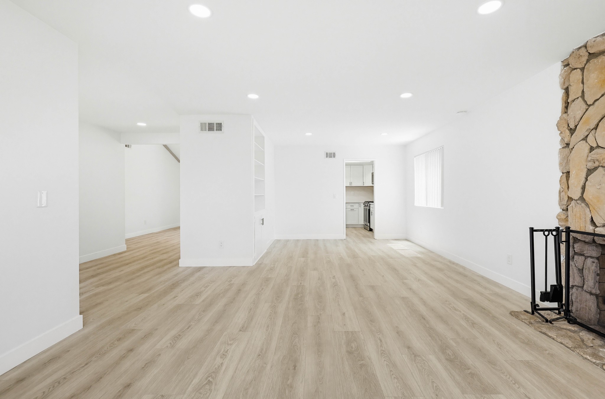 Virtual tour photo 14 of 64 for 25342 Via De Anza
