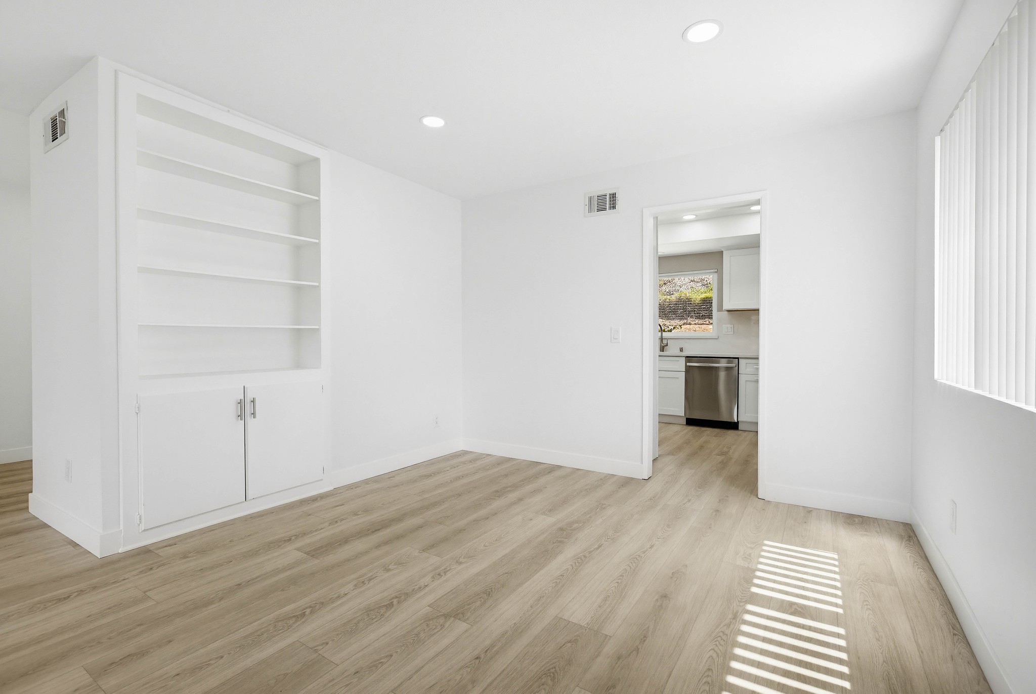Virtual tour photo 17 of 64 for 25342 Via De Anza