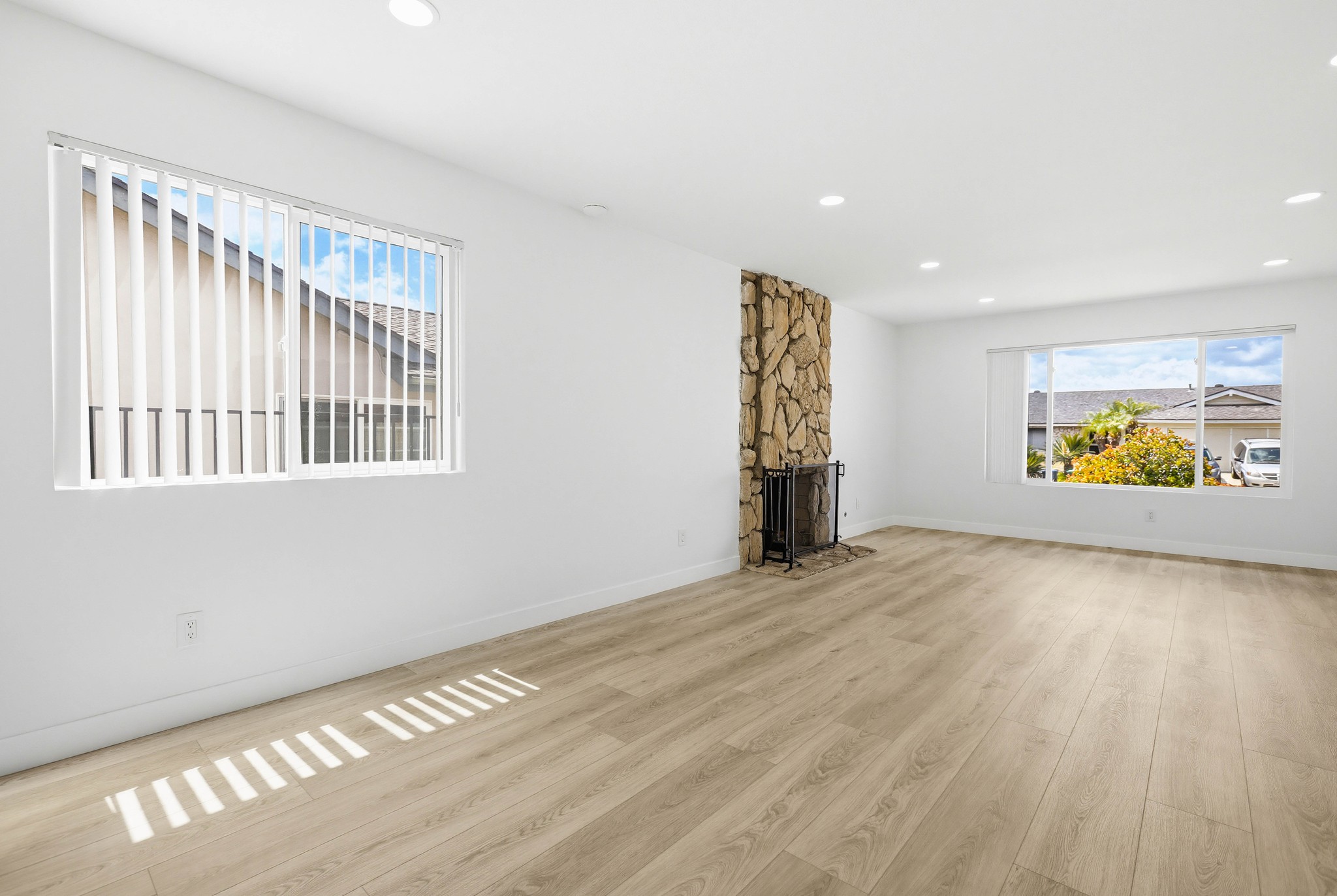 Virtual tour photo 18 of 64 for 25342 Via De Anza