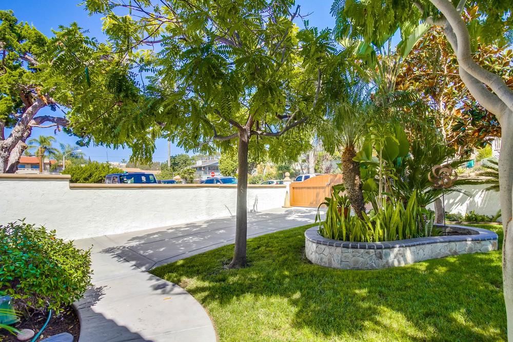 Virtual tour photo 12 of 119 for 2536 Erie St