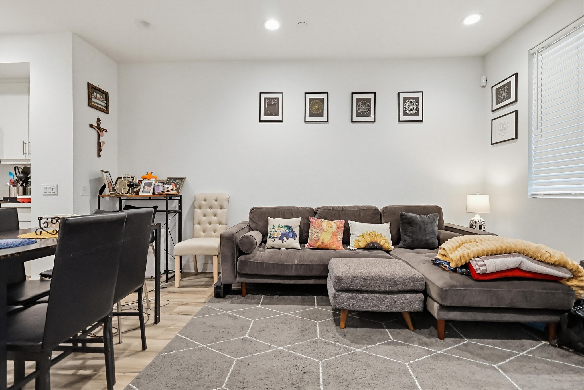 Virtual tour photo 11 of 61 for 2538 Valentina Wy #5