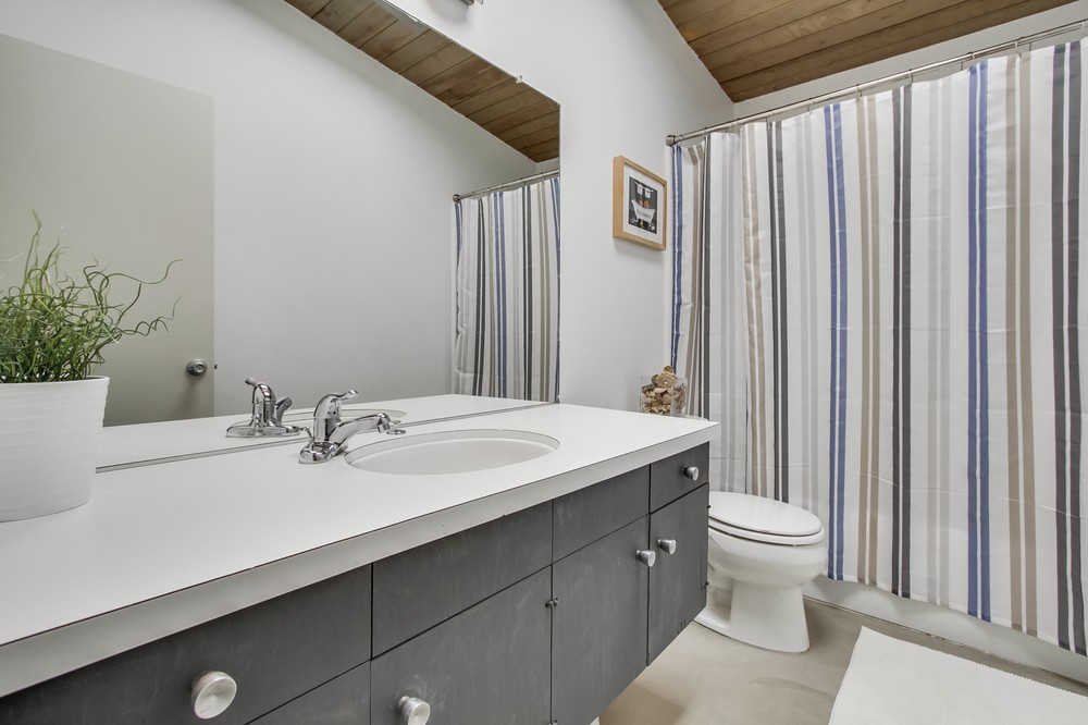 Virtual tour photo 18 of 41 for 2539 Aster Street