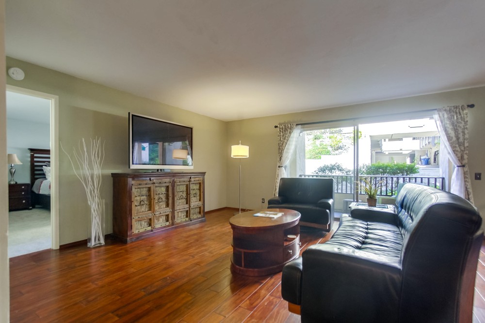 Virtual tour photo 8 of 44 for 2540 Clairemont Dr.