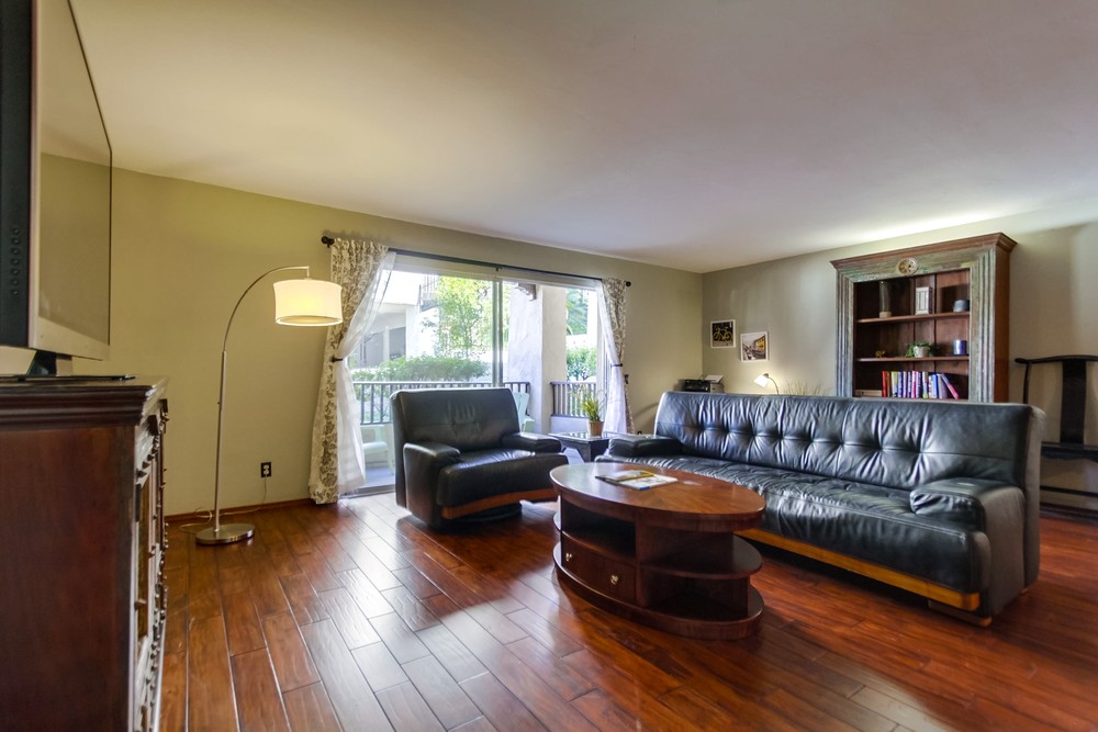 Virtual tour photo 11 of 44 for 2540 Clairemont Dr.