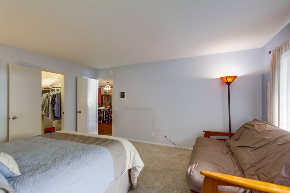 Virtual tour photo 17 of 44 for 2540 Clairemont Dr.