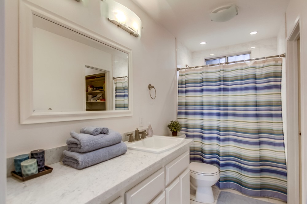 Virtual tour photo 19 of 44 for 2540 Clairemont Dr.
