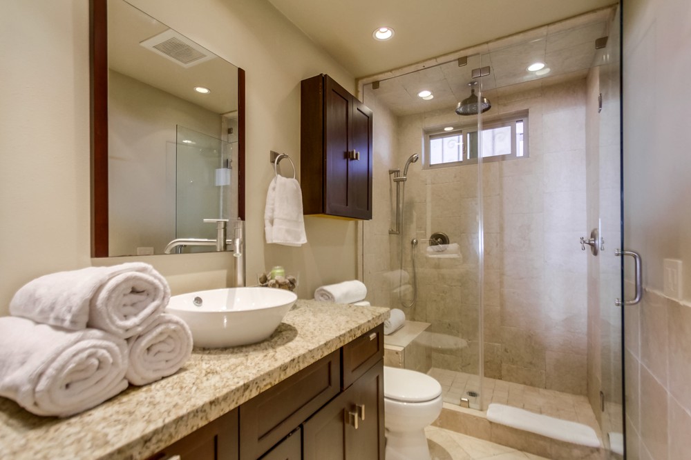 Virtual tour photo 23 of 44 for 2540 Clairemont Dr.