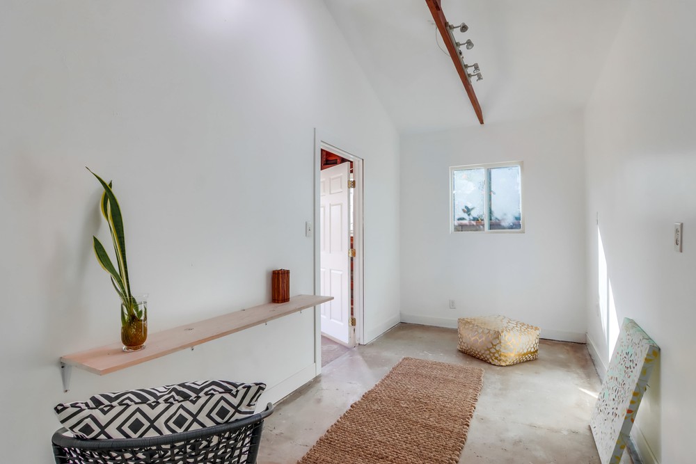 Virtual tour photo 20 of 26 for 2540 Commonwealth Ave