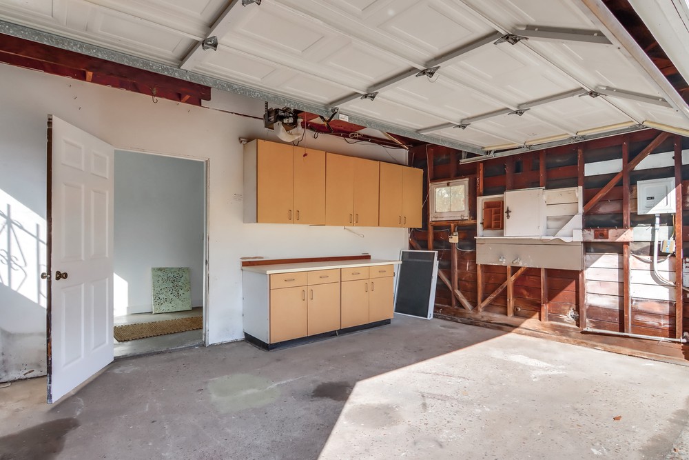 Virtual tour photo 21 of 26 for 2540 Commonwealth Ave