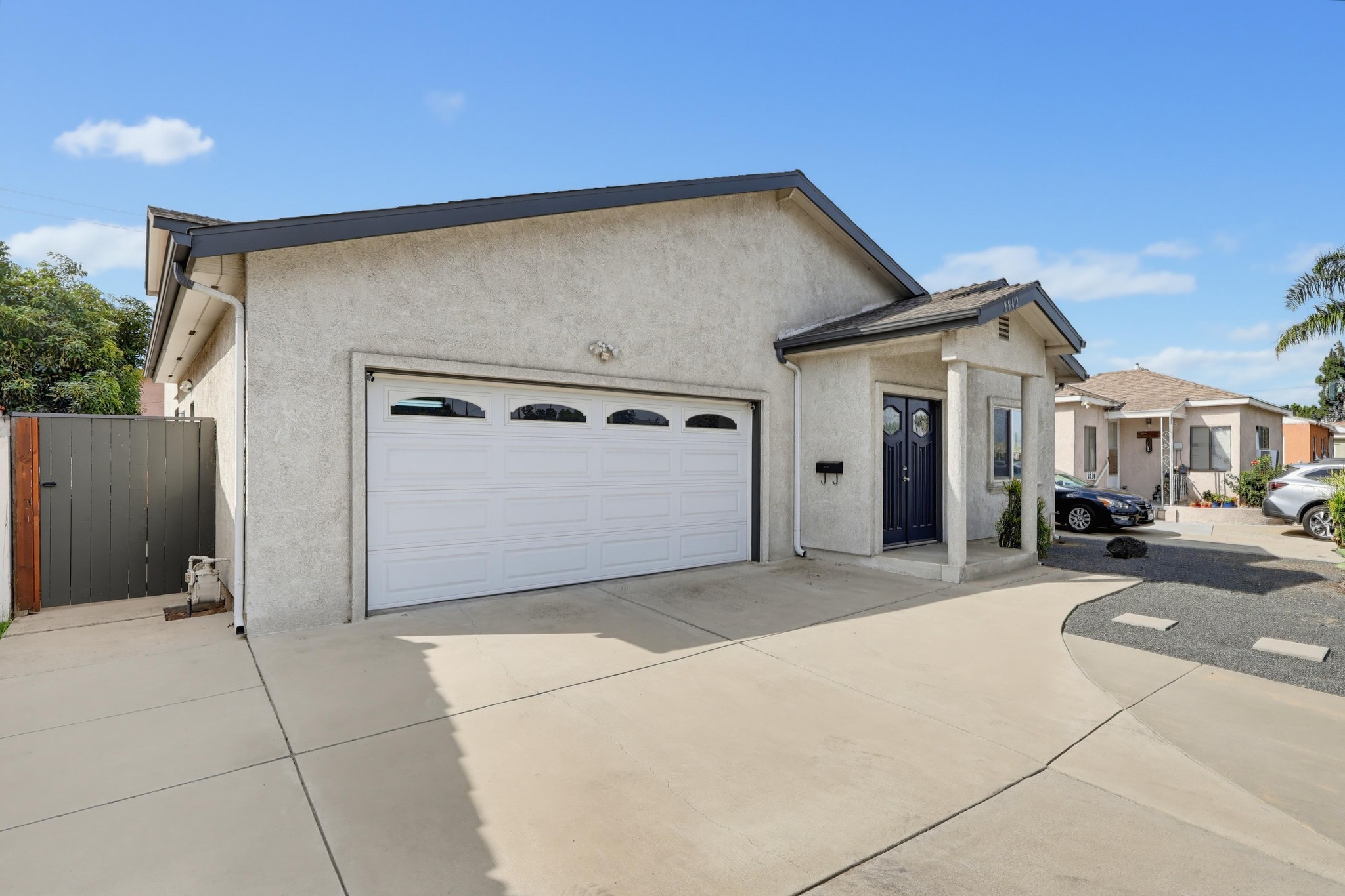Virtual tour photo 5 of 74 for 2542 E Madison St