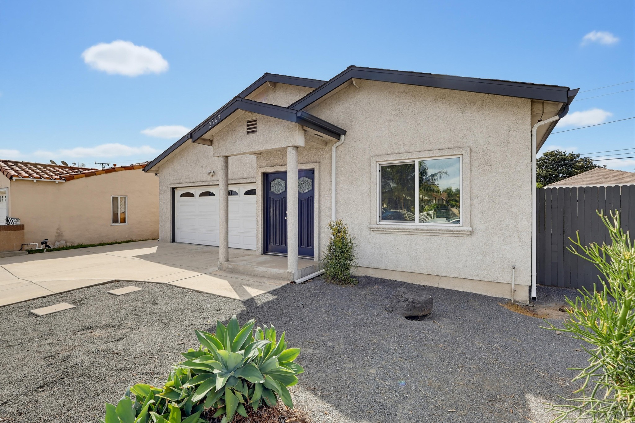 Virtual tour photo 7 of 74 for 2542 E Madison St