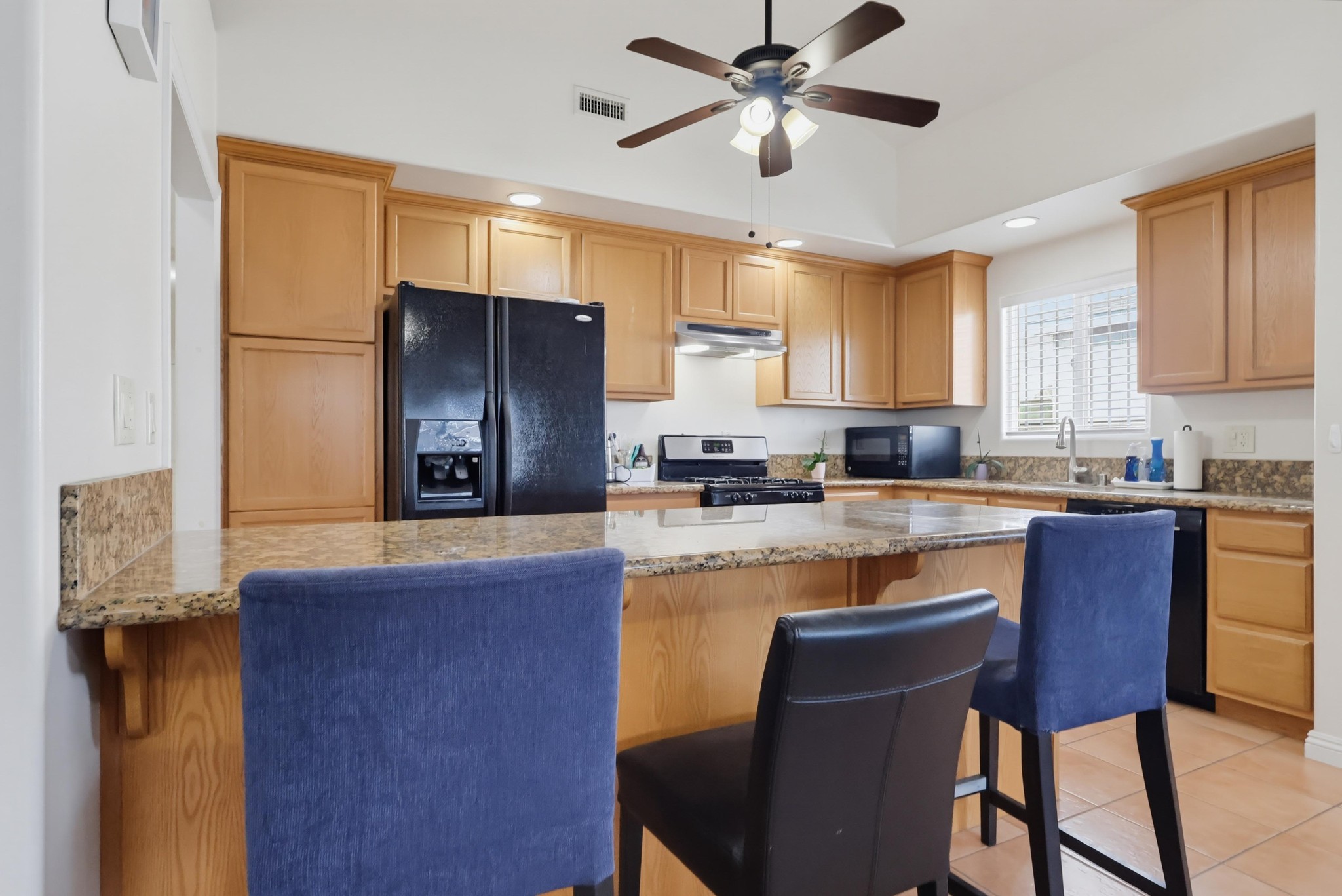 Virtual tour photo 16 of 74 for 2542 E Madison St