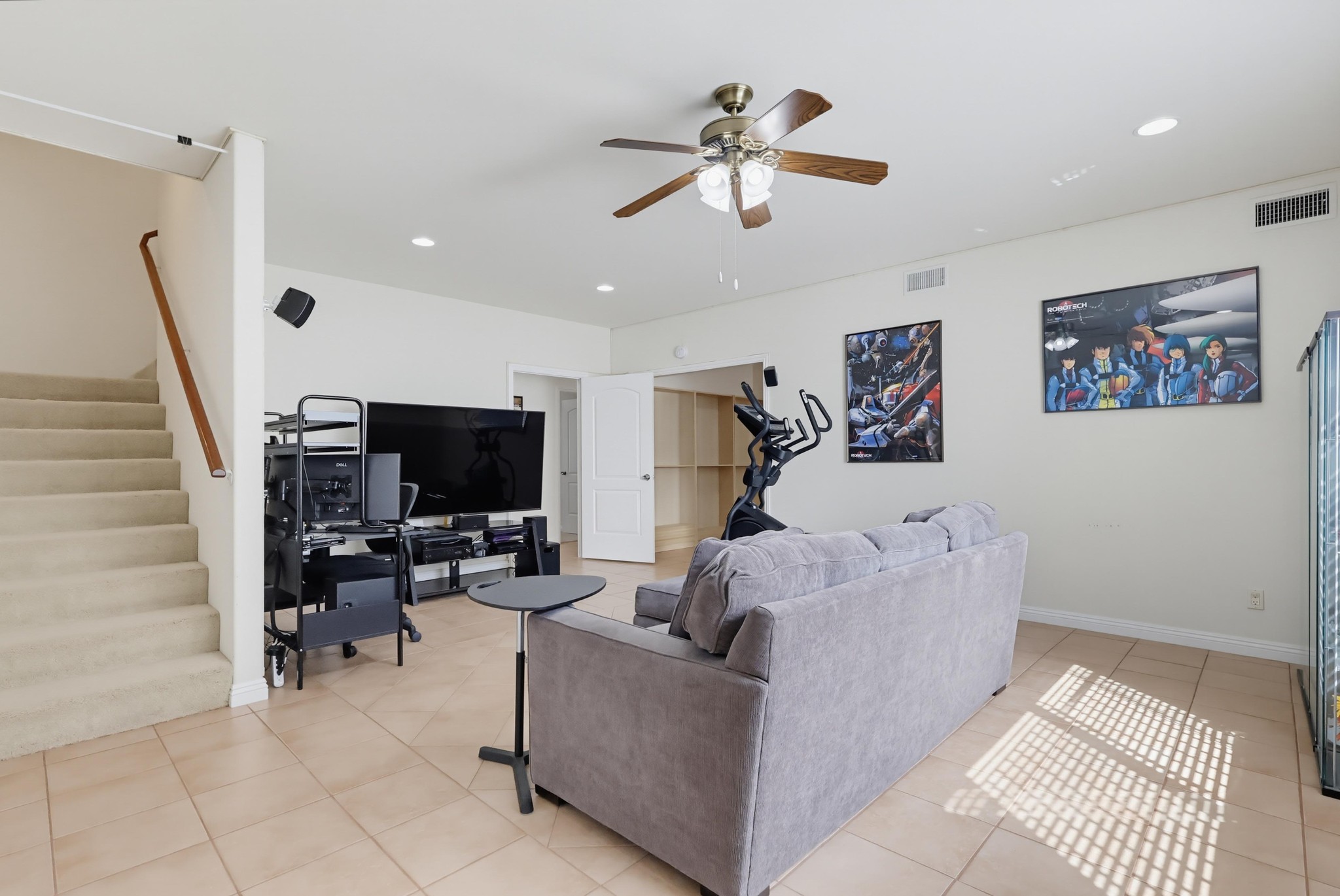 Virtual tour photo 33 of 74 for 2542 E Madison St