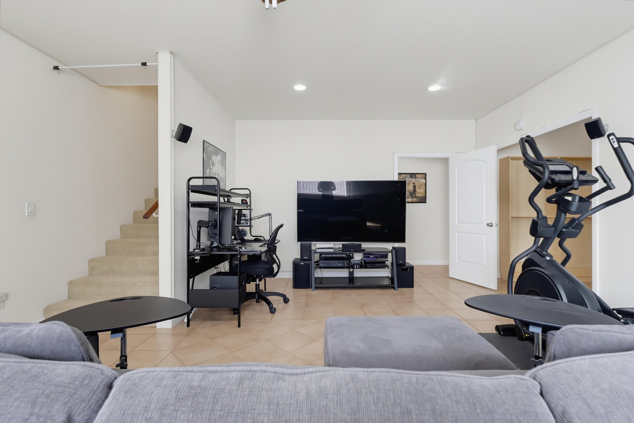 Virtual tour photo 34 of 74 for 2542 E Madison St