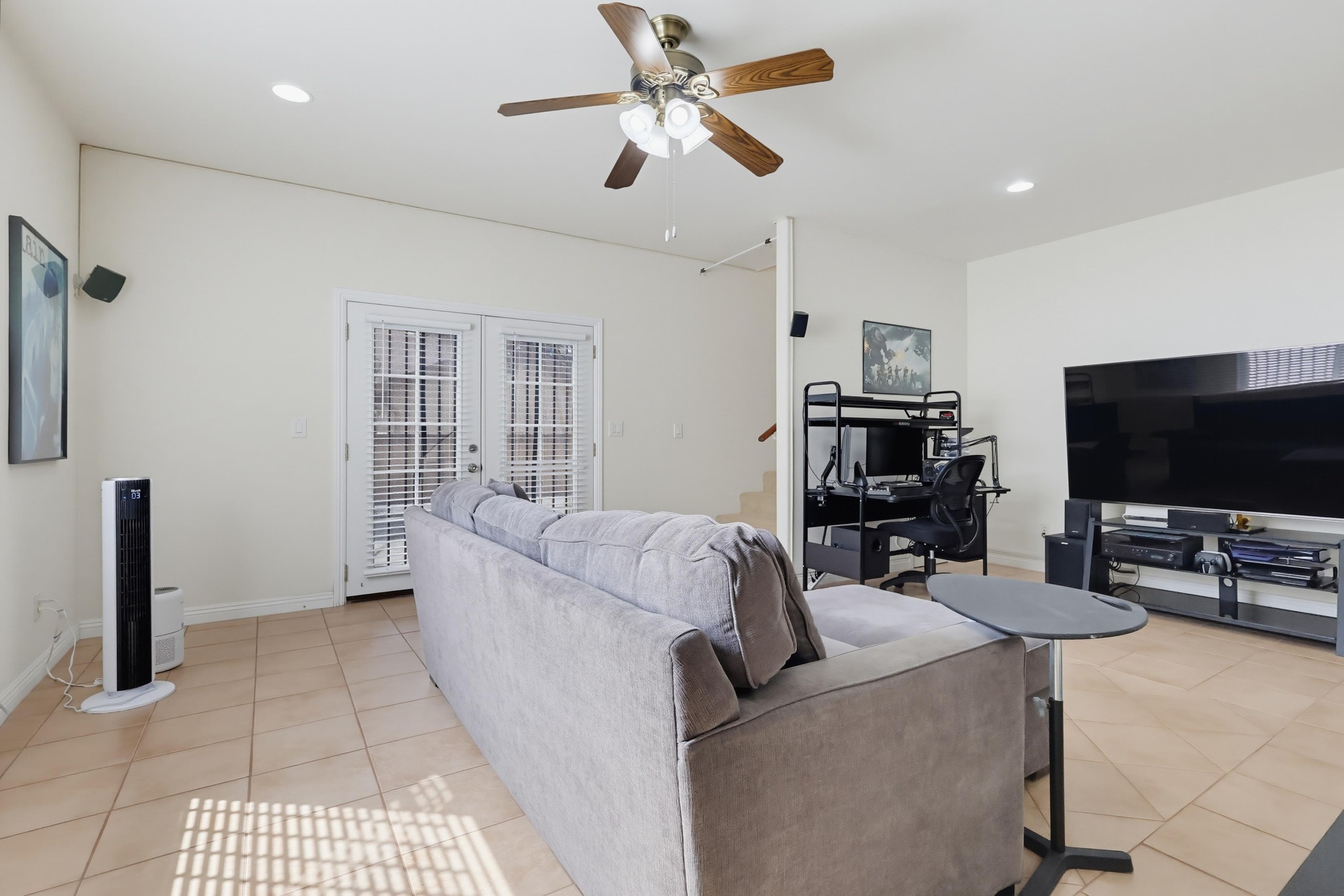 Virtual tour photo 36 of 74 for 2542 E Madison St