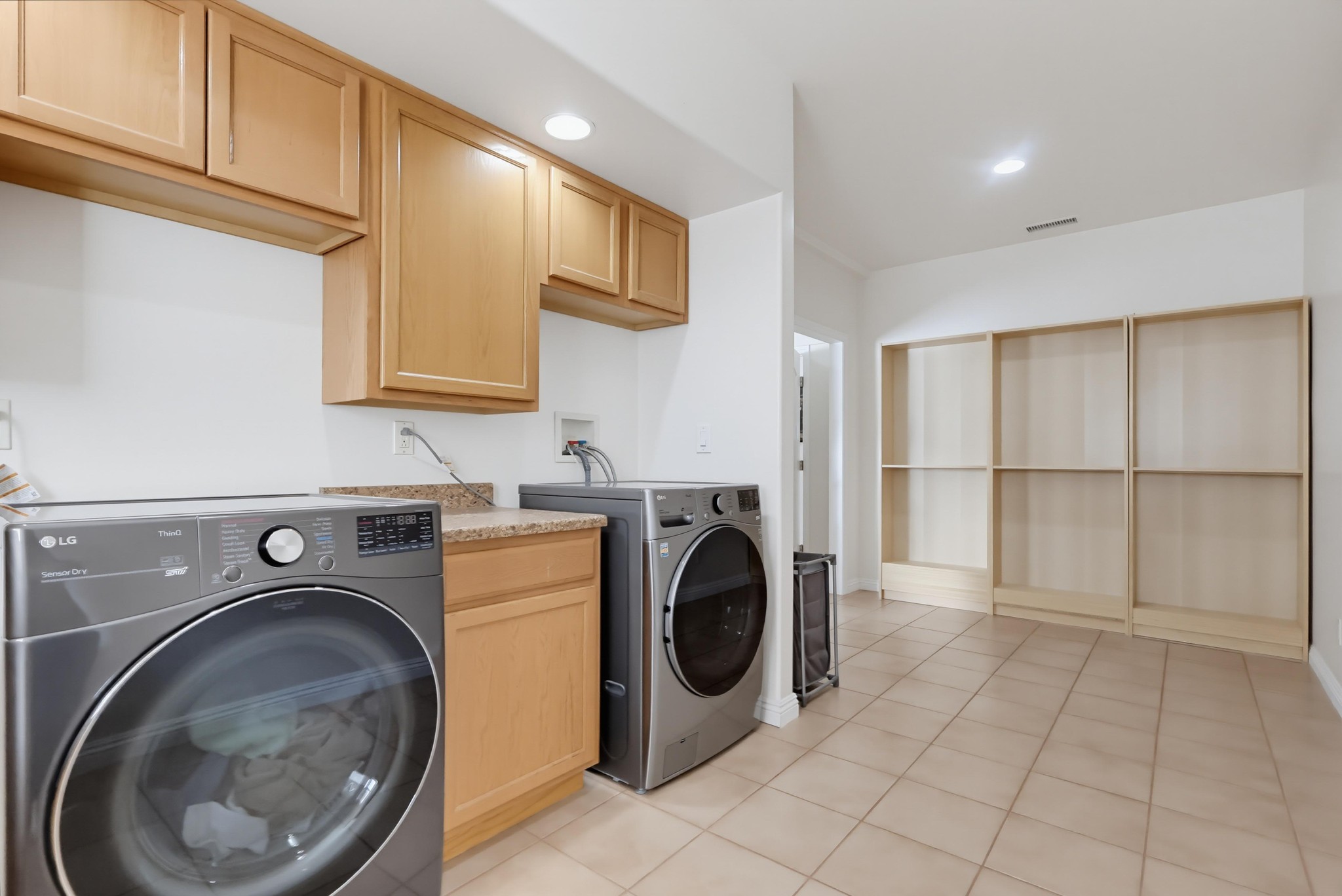 Virtual tour photo 38 of 74 for 2542 E Madison St