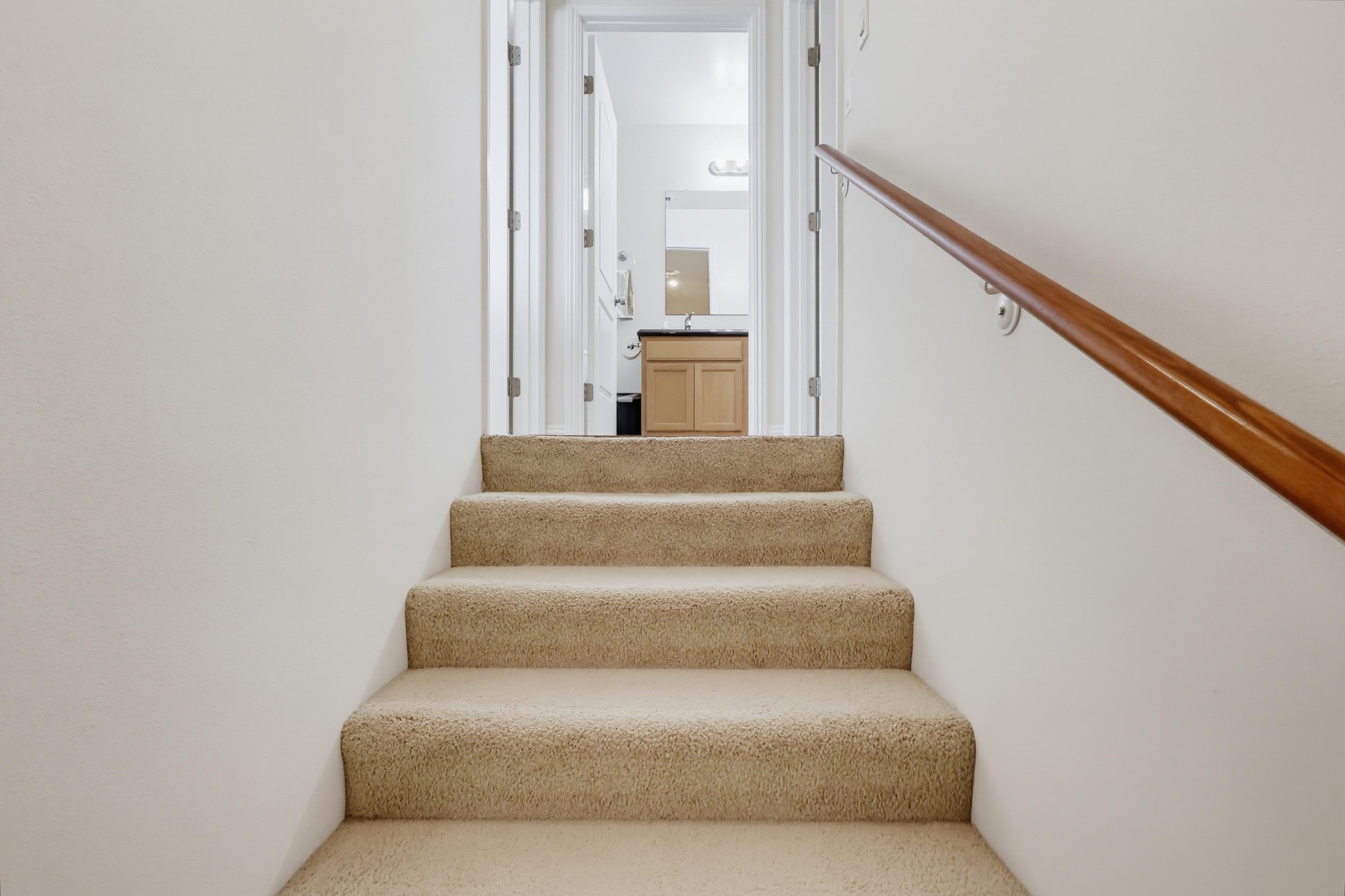 Virtual tour photo 46 of 74 for 2542 E Madison St