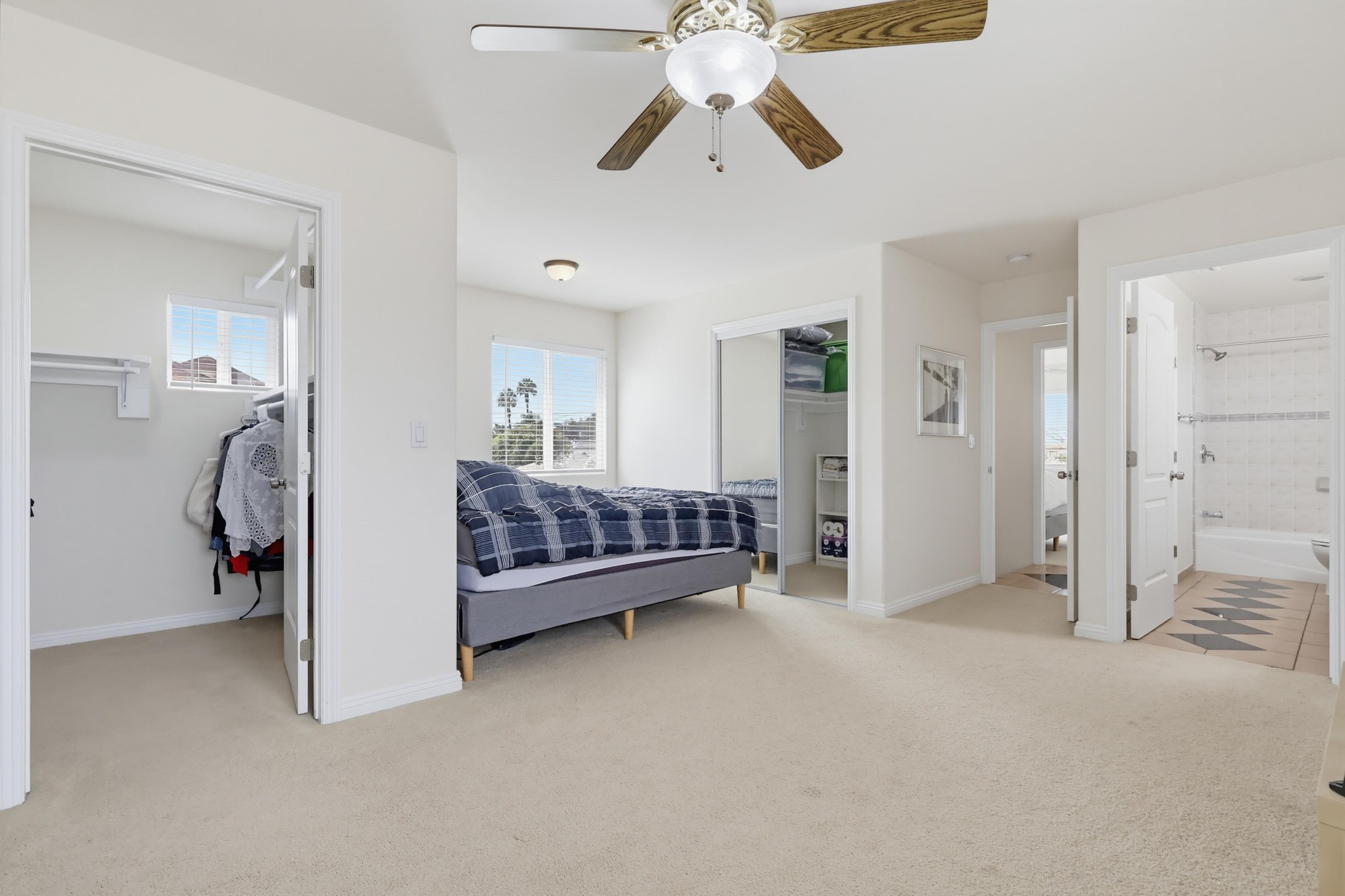 Virtual tour photo 54 of 74 for 2542 E Madison St