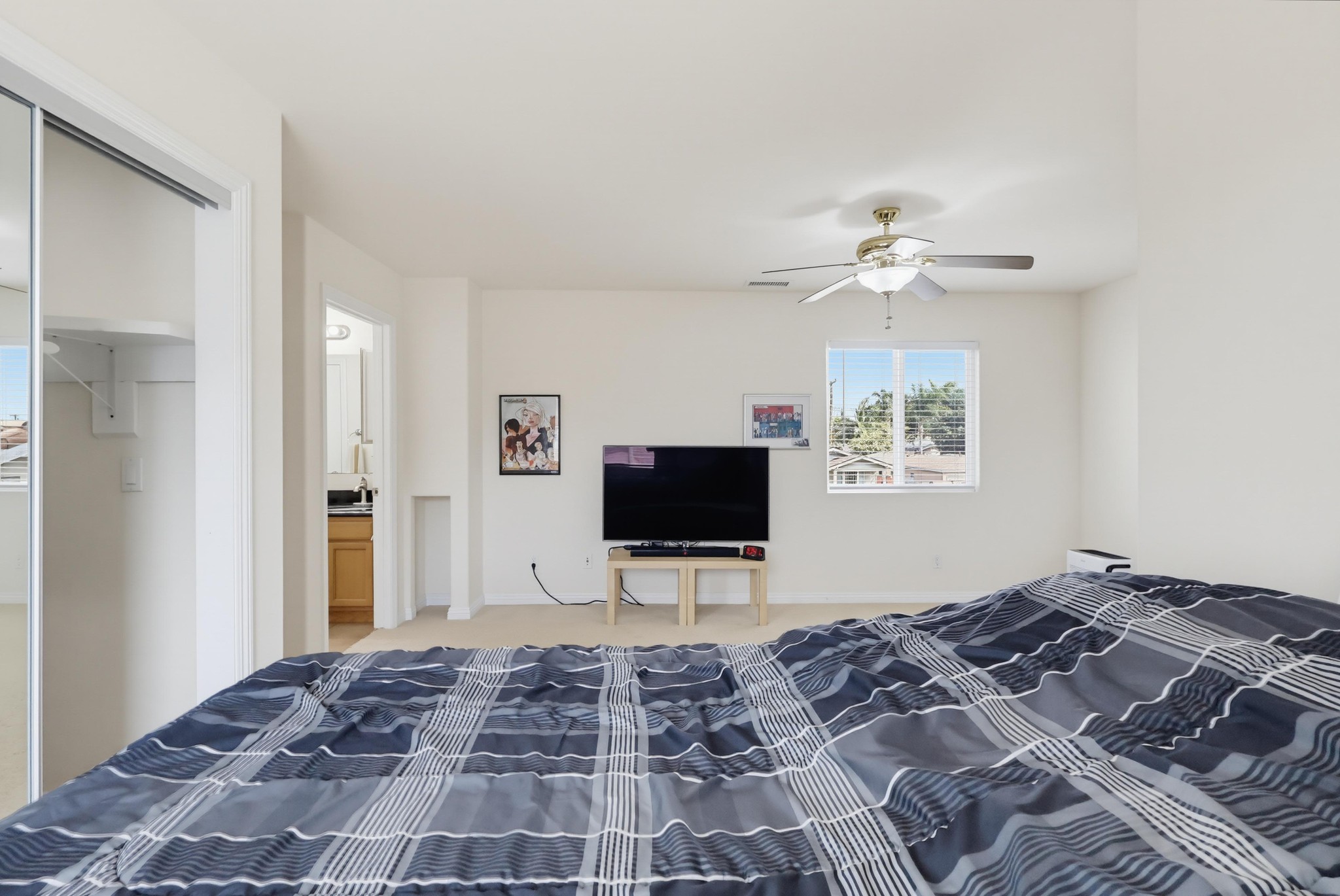 Virtual tour photo 59 of 74 for 2542 E Madison St