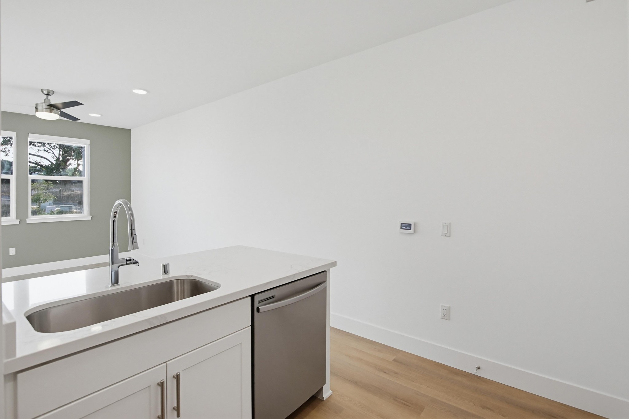 Virtual tour photo 7 of 27 for 2542 Ridgeway Dr #1208
