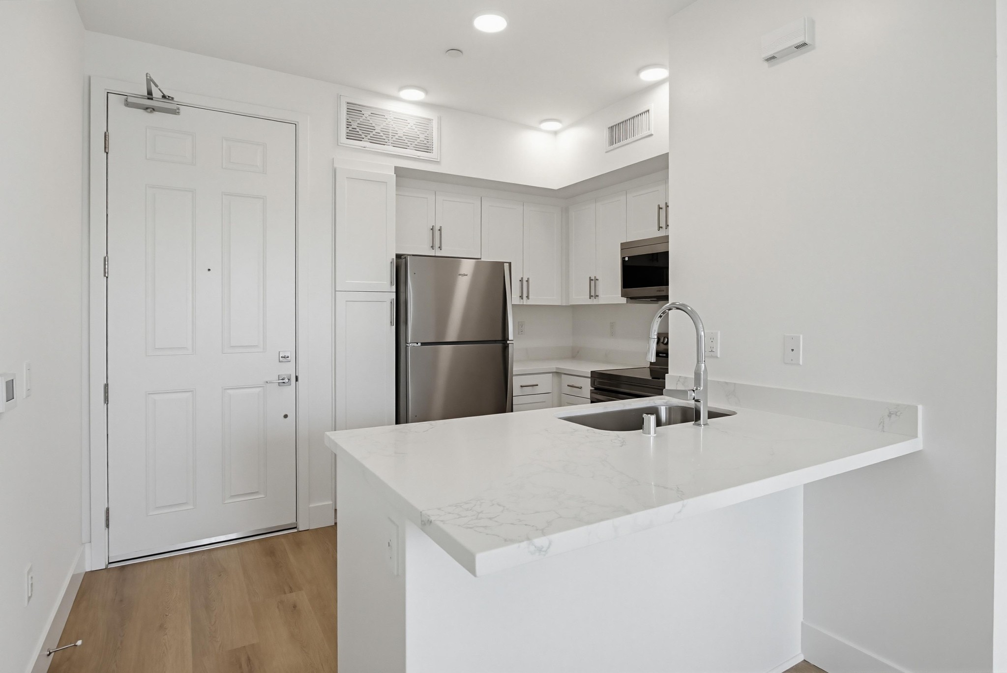 Virtual tour photo 9 of 27 for 2542 Ridgeway Dr #1208