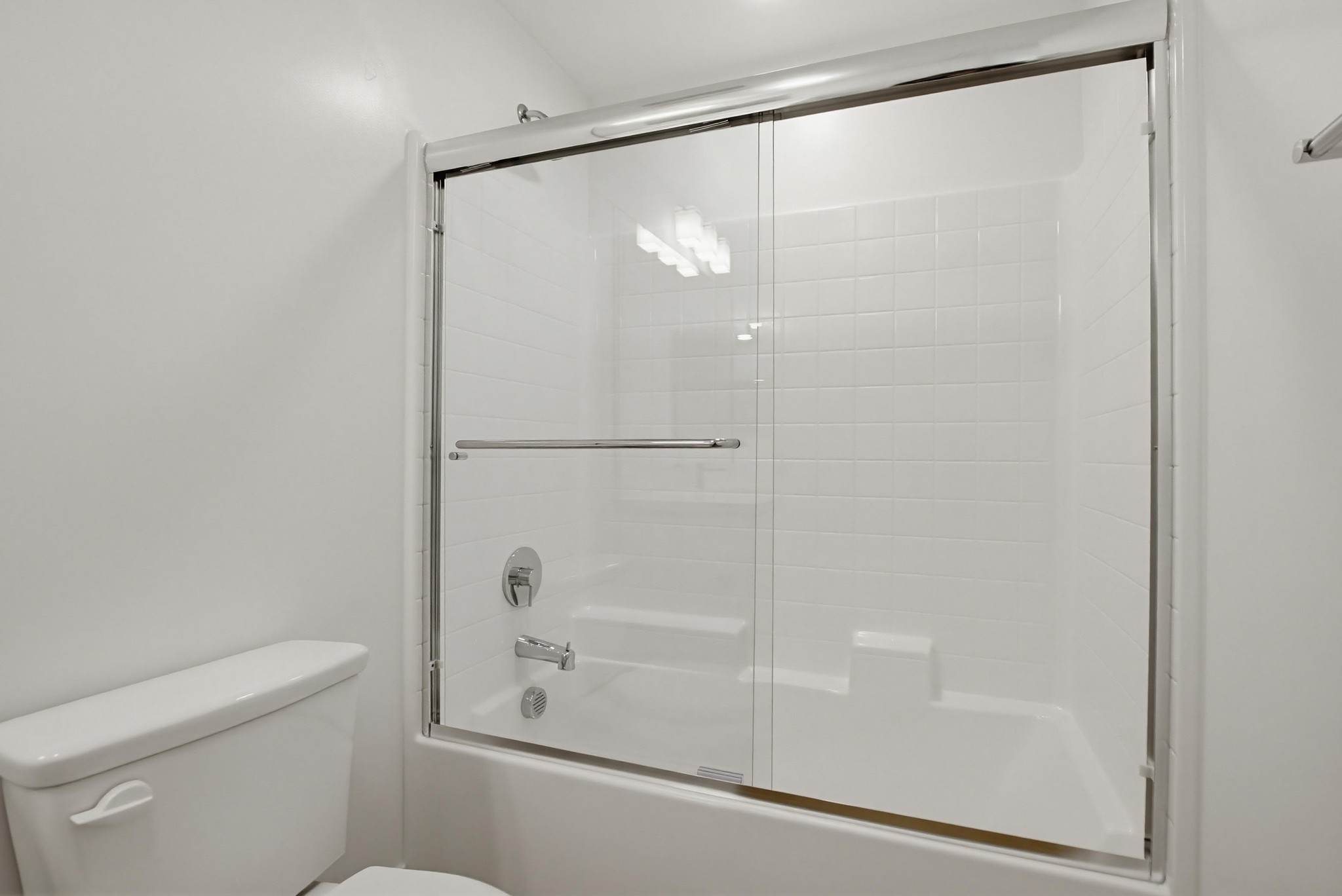 Virtual tour photo 20 of 27 for 2542 Ridgeway Dr #1208