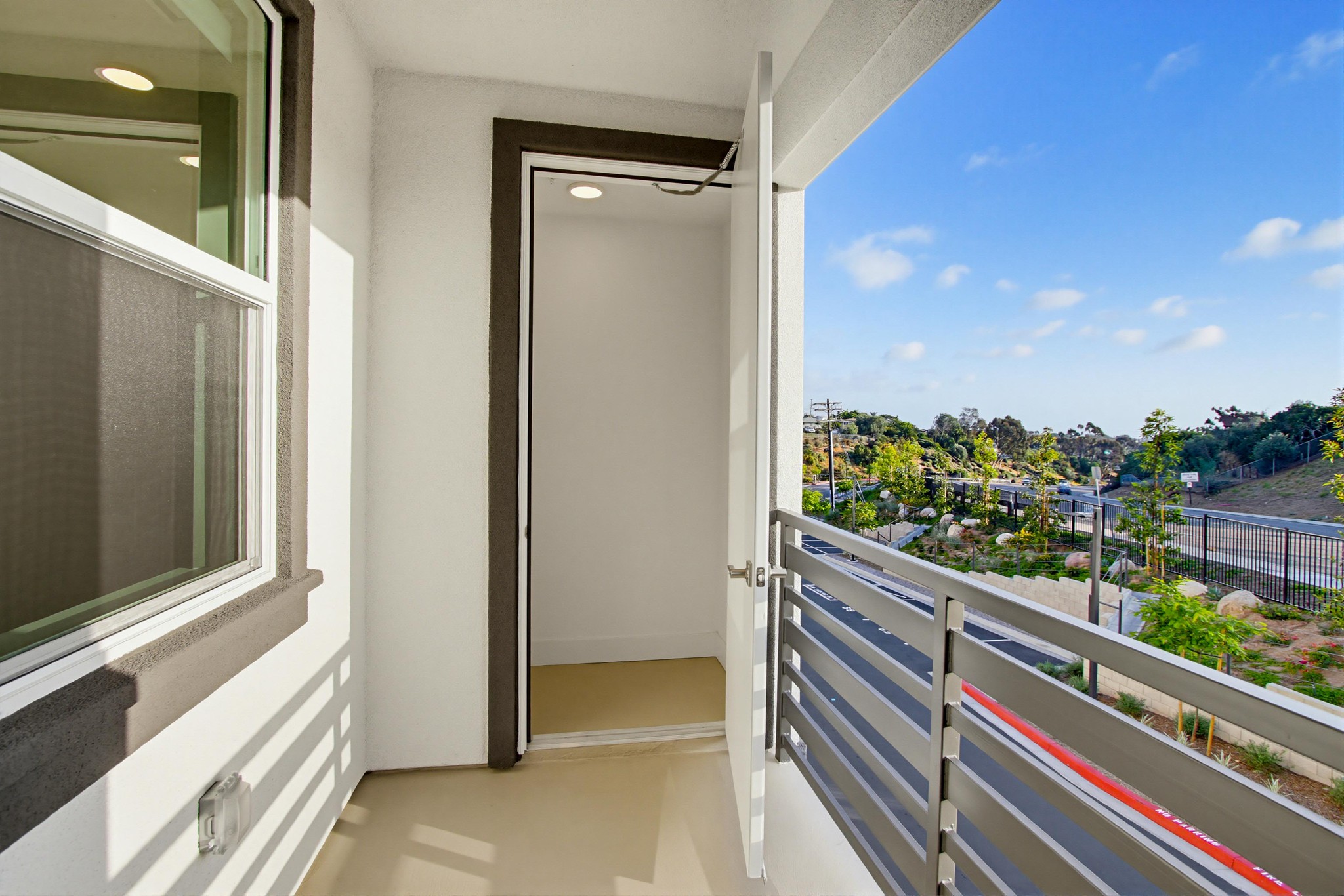 Virtual tour photo 23 of 27 for 2542 Ridgeway Dr #1208