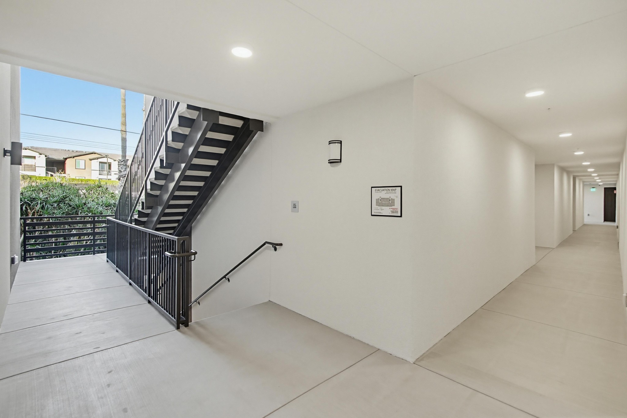 Virtual tour photo 1 of 25 for 2542 Ridgeway Dr #1209