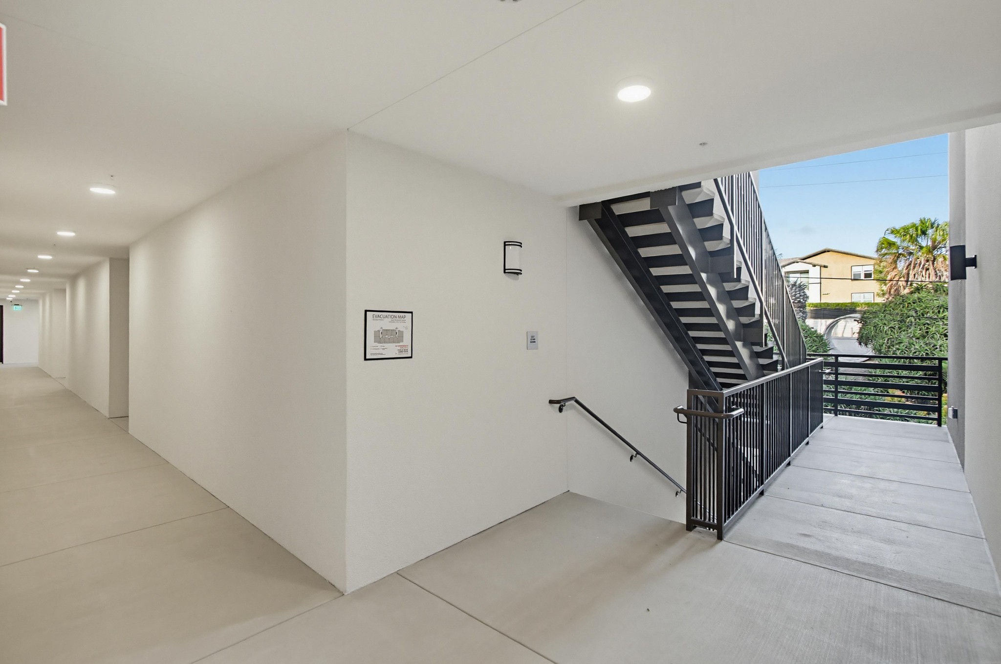Virtual tour photo 3 of 25 for 2542 Ridgeway Dr #1209
