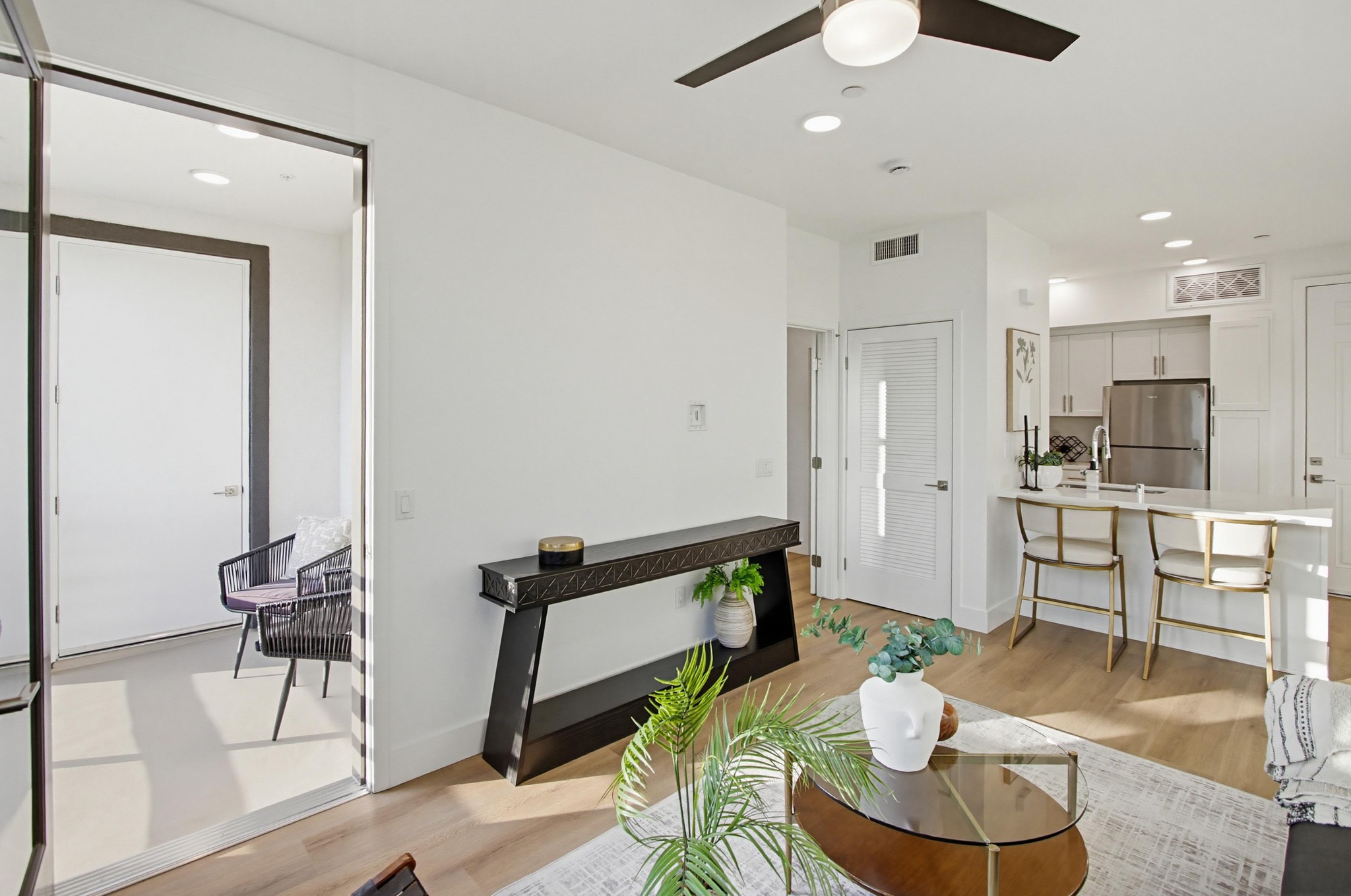 Virtual tour photo 13 of 25 for 2542 Ridgeway Dr #1209