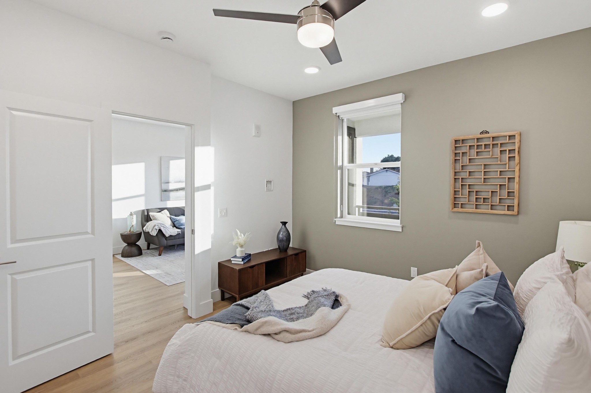 Virtual tour photo 15 of 25 for 2542 Ridgeway Dr #1209